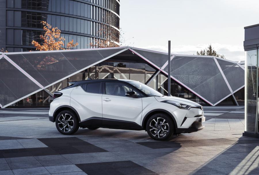  Toyota C-HR 2016 года  (WW) (фото 28 из 53)